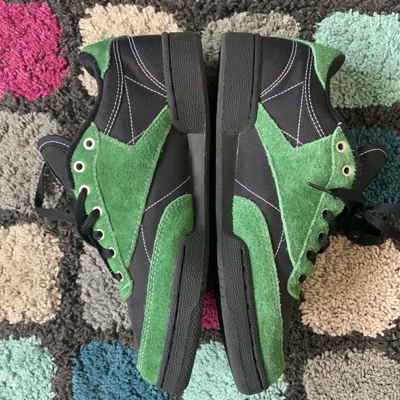 Pleasures x Reebok - Picture 3 of 5